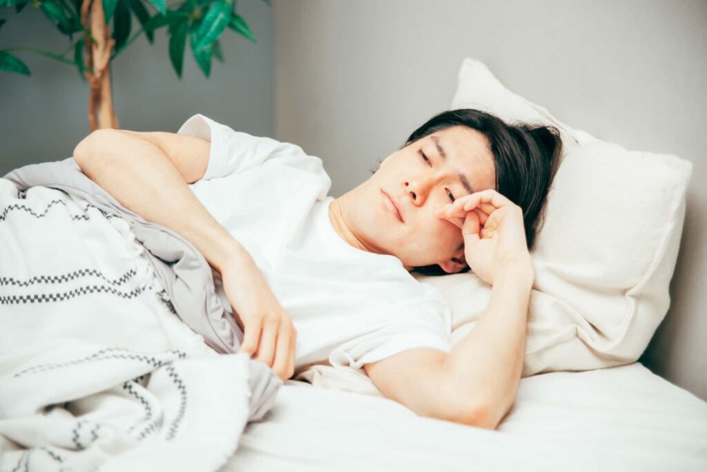 瞑想中に寝てしまうときの対処法5選｜眠気を断ち切る簡単テクニックをイメージできる画像