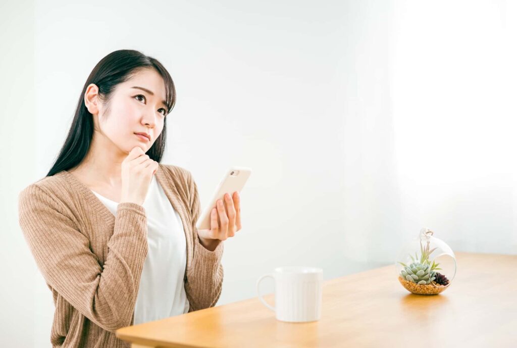 ヴィパッサナー瞑想の合宿がやばい・怪しいと言われている3つの理由をイメージできる画像