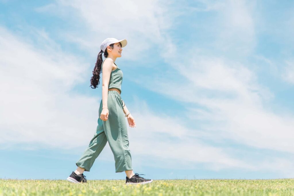 瞑想の姿勢は「なんでもいい」わけではない|姿勢が重要な理由をイメージできる画像