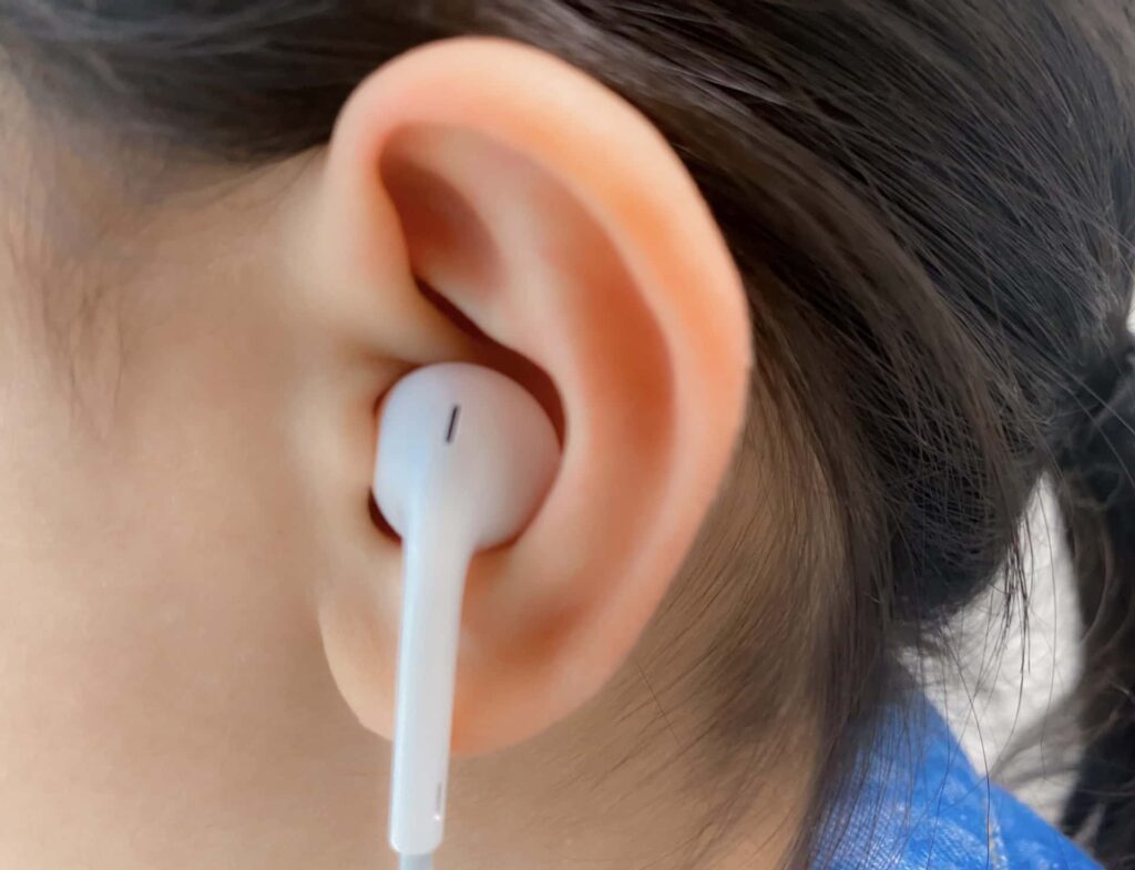 音楽を聴きながら瞑想するのは条件次第でOKをイメージできる画像